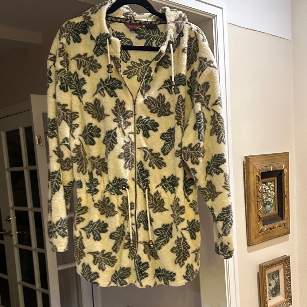 Tsunami Patterned Fleece Jacket